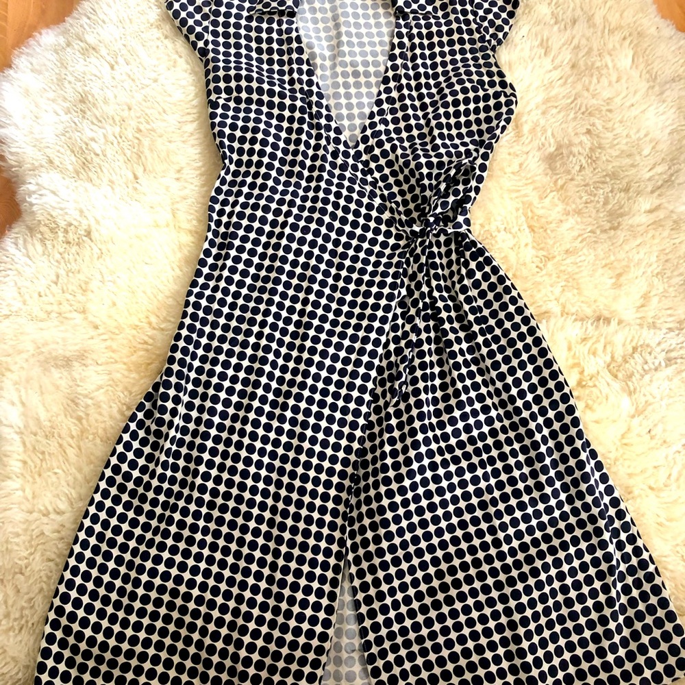 Beautiful Banana Republic wrap dress!